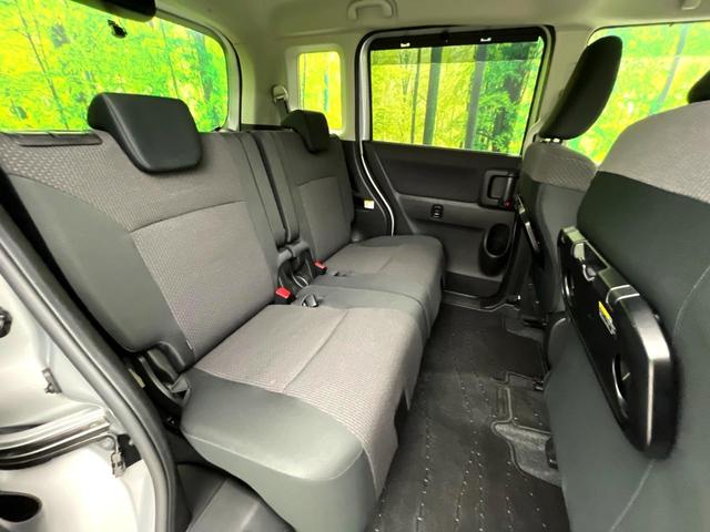 ソリオ ハイブリッドＭＺ　禁煙車　ナビ　バックカメラ　両側パワースライドドア　スズキセーフティー　レーダークルーズコントロール　ＨＩＤライト　フォグランプ　純正１５インチアルミホイール　プッシュスタート　後席シェード（9枚目）