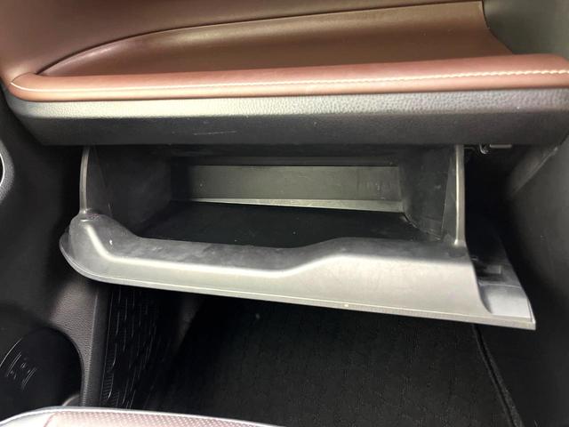 エスクァイア ハイブリッドＧｉ　禁煙車　純正１０型ナビ　バックカメラ　シートヒーター　両側電動スライドドア　ＬＥＤヘッド　セーフティセンス　純正１５インチアルミ　スマートキー　ＥＴＣ　オートエアコン　クルコン　オートライト（50枚目）