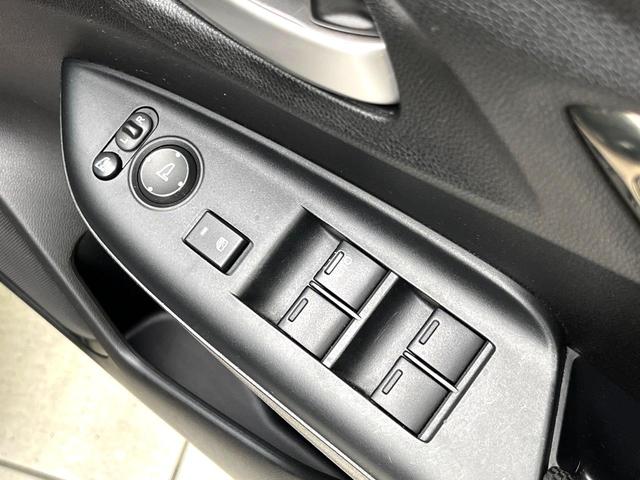 フィットハイブリッド Ｓパッケージ　禁煙車　純正ナビ　バックカメラ　衝突軽減ブレーキ　クルコン　スマートキー　ＨＩＤヘッド　純正１６インチアルミ　オートライト　オートエアコン　パドルシフト　ＥＴＣ　ＢＬＵＥＴＯＯＴＨ（22枚目）