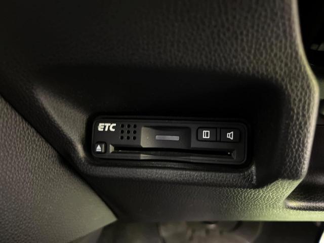 フィットハイブリッド Ｓパッケージ　禁煙車　純正ナビ　バックカメラ　衝突軽減ブレーキ　クルコン　スマートキー　ＨＩＤヘッド　純正１６インチアルミ　オートライト　オートエアコン　パドルシフト　ＥＴＣ　ＢＬＵＥＴＯＯＴＨ（24枚目）