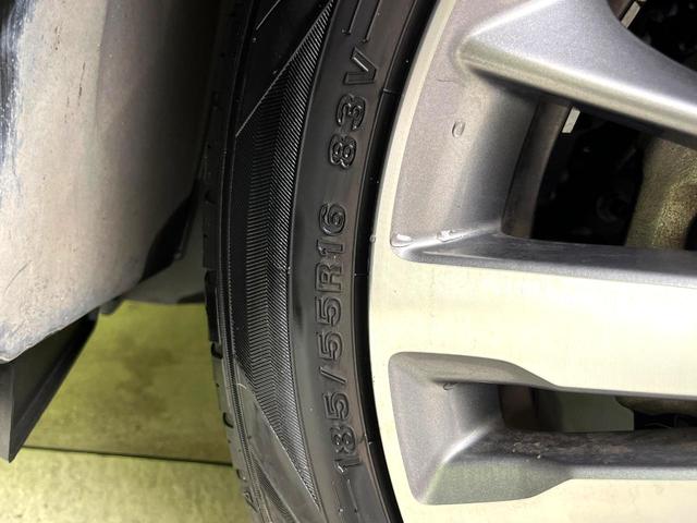 フィットハイブリッド Ｓパッケージ　禁煙車　純正ナビ　バックカメラ　衝突軽減ブレーキ　クルコン　スマートキー　ＨＩＤヘッド　純正１６インチアルミ　オートライト　オートエアコン　パドルシフト　ＥＴＣ　ＢＬＵＥＴＯＯＴＨ（48枚目）