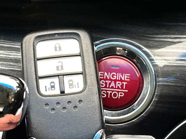 オデッセイ アブソルート・ＥＸ　禁煙車　純正ナビ　フリップダウンモニター　衝突軽減ブレーキシステム　両側電動スライドドア　ＨＩＤヘッド　クルコン　純正１８インチアルミ　パドルシフト　パワーシート　ＥＴＣ　スマートキー（25枚目）