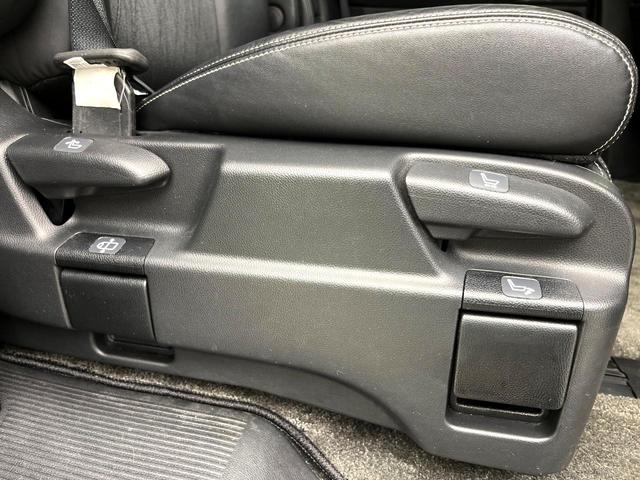 オデッセイ アブソルート・ＥＸ　禁煙車　純正ナビ　フリップダウンモニター　衝突軽減ブレーキシステム　両側電動スライドドア　ＨＩＤヘッド　クルコン　純正１８インチアルミ　パドルシフト　パワーシート　ＥＴＣ　スマートキー（45枚目）