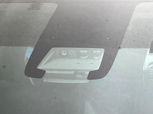 シエンタ Ｇ　クエロ　純正ＳＤナビ　バックカメラ　トヨタセーフティセンス　ＬＥＤヘッドライト　ビルトインＥＴＣ　スマートキー　オートエアコン　ドライブレコーダー　Ｂｌｕｅｔｏｏｔｈ再生　フルセグＴＶ　ステアリングスイッチ（3枚目）