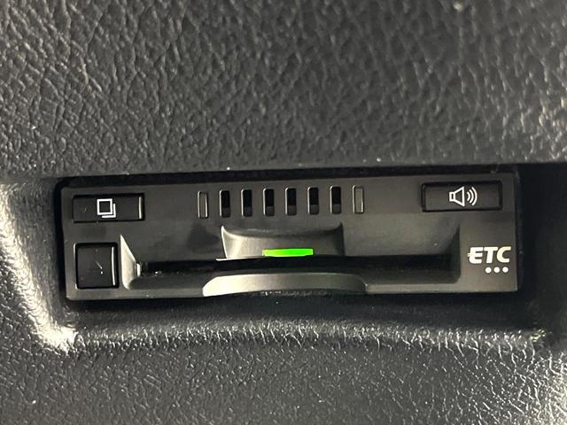 シエンタ Ｇ　クエロ　純正ＳＤナビ　バックカメラ　トヨタセーフティセンス　ＬＥＤヘッドライト　ビルトインＥＴＣ　スマートキー　オートエアコン　ドライブレコーダー　Ｂｌｕｅｔｏｏｔｈ再生　フルセグＴＶ　ステアリングスイッチ（6枚目）