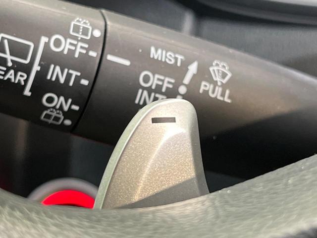 フィット 13G・S ホンダセンシング 純正SDナビ バックカメラ ホンダセンシング レーダークルーズ 禁煙車 ドラレコ スマートキー LEDヘッド ETC 車線逸脱警報 オートライト オートエアコン 純正15インチアルミ(26枚目)