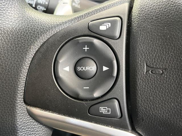 フィット 13G・S ホンダセンシング 純正SDナビ バックカメラ ホンダセンシング レーダークルーズ 禁煙車 ドラレコ スマートキー LEDヘッド ETC 車線逸脱警報 オートライト オートエアコン 純正15インチアルミ(28枚目)