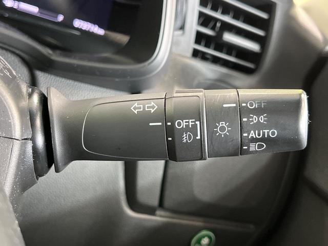 フィット 13G・S ホンダセンシング 純正SDナビ バックカメラ ホンダセンシング レーダークルーズ 禁煙車 ドラレコ スマートキー LEDヘッド ETC 車線逸脱警報 オートライト オートエアコン 純正15インチアルミ(32枚目)