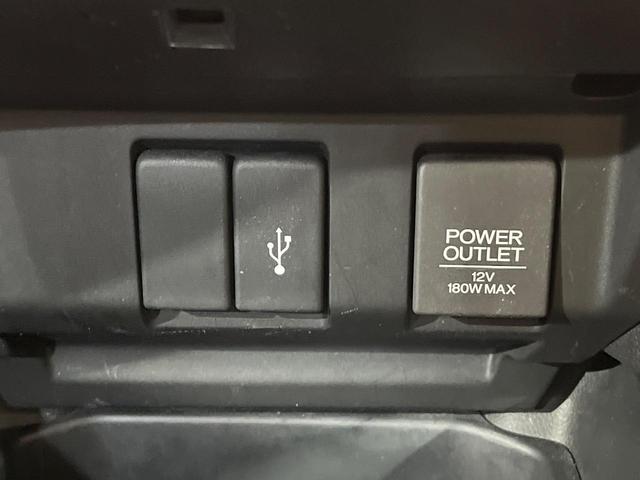 フィット 13G・S ホンダセンシング 純正SDナビ バックカメラ ホンダセンシング レーダークルーズ 禁煙車 ドラレコ スマートキー LEDヘッド ETC 車線逸脱警報 オートライト オートエアコン 純正15インチアルミ(38枚目)