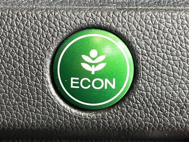 フィット 13G・S ホンダセンシング 純正SDナビ バックカメラ ホンダセンシング レーダークルーズ 禁煙車 ドラレコ スマートキー LEDヘッド ETC 車線逸脱警報 オートライト オートエアコン 純正15インチアルミ(40枚目)