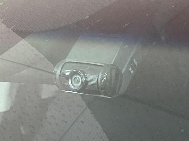 フィット 13G・S ホンダセンシング 純正SDナビ バックカメラ ホンダセンシング レーダークルーズ 禁煙車 ドラレコ スマートキー LEDヘッド ETC 車線逸脱警報 オートライト オートエアコン 純正15インチアルミ(52枚目)