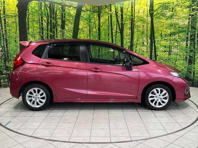 フィット 13G・S ホンダセンシング 純正SDナビ バックカメラ ホンダセンシング レーダークルーズ 禁煙車 ドラレコ スマートキー LEDヘッド ETC 車線逸脱警報 オートライト オートエアコン 純正15インチアルミ(67枚目)