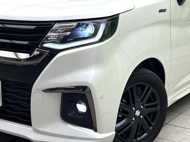 【ＬＥＤヘッドライト】悪天候や夜間走行時も良好な視界を確保し安心して運転できる高輝度ＬＥＤヘッドライトを装備！点灯速度が早く、消費電力も抑えられています。