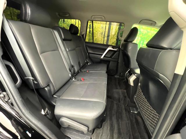 ランドクルーザープラド TX Lパッケージ 禁煙車 7人乗り 4WD 純正ナビ 全周囲カメラ パワーシート シートヒーター ウッドコンビステアリング LEDヘッドライト 純正19インチアルミ 黒革シート クルーズコントロール ETC(9枚目)