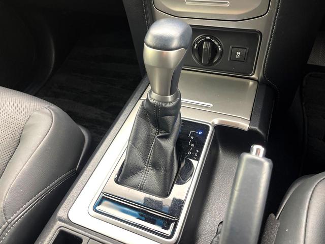 ランドクルーザープラド TX Lパッケージ 禁煙車 7人乗り 4WD 純正ナビ 全周囲カメラ パワーシート シートヒーター ウッドコンビステアリング LEDヘッドライト 純正19インチアルミ 黒革シート クルーズコントロール ETC(33枚目)