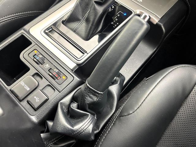 ランドクルーザープラド TX Lパッケージ 禁煙車 7人乗り 4WD 純正ナビ 全周囲カメラ パワーシート シートヒーター ウッドコンビステアリング LEDヘッドライト 純正19インチアルミ 黒革シート クルーズコントロール ETC(35枚目)