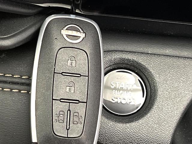 セレナ ハイウェイスターＶ　禁煙車　純正１２型ナビ　フリップダウン　プロパイロット　全周囲カメラ　両側電動スライドドア　デジタルインナーミラー　ブラインドスポット　インテリジェントエマージェンシーブレーキ　ＥＴＣ（25枚目）