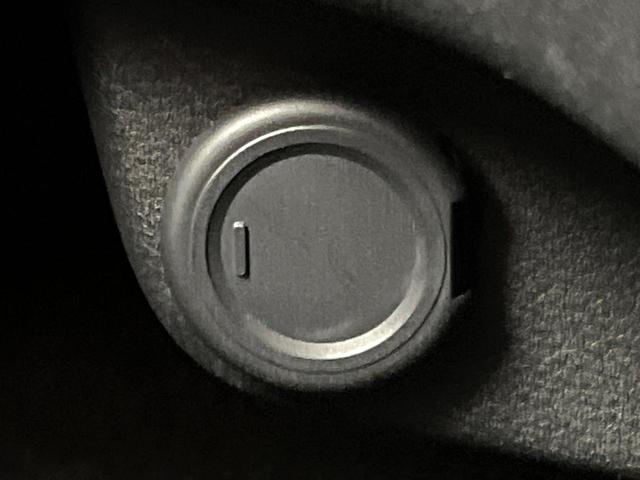 セレナ ハイウェイスターＶ　禁煙車　純正１２型ナビ　フリップダウン　プロパイロット　全周囲カメラ　両側電動スライドドア　デジタルインナーミラー　ブラインドスポット　インテリジェントエマージェンシーブレーキ　ＥＴＣ（39枚目）