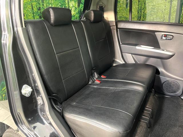 ワゴンR リミテッド 禁煙車 スマートキー ドライブレコーダー ETC オートライト HIDヘッドライト オートエアコン パワーウィンドウ 電動格納ミラー 純正革巻きステアリング CD FM ラジオ フロアマット(9枚目)