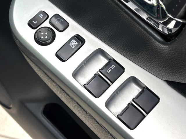 ワゴンR リミテッド 禁煙車 スマートキー ドライブレコーダー ETC オートライト HIDヘッドライト オートエアコン パワーウィンドウ 電動格納ミラー 純正革巻きステアリング CD FM ラジオ フロアマット(26枚目)