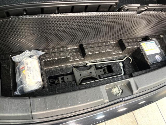 ワゴンR リミテッド 禁煙車 スマートキー ドライブレコーダー ETC オートライト HIDヘッドライト オートエアコン パワーウィンドウ 電動格納ミラー 純正革巻きステアリング CD FM ラジオ フロアマット(35枚目)