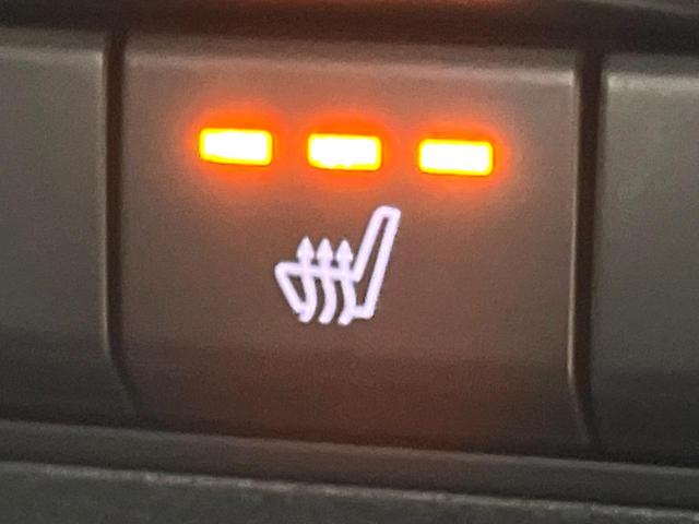 MAZDA3ファストバック 20S ブラックトーンエディション 8.8型ナビ 全周囲カメラ 衝突被害軽減システム 禁煙車 パワーシート シートヒーター シートメモリー ドラレコ コーナーセンサー LEDヘッド ETC 純正18インチアルミ オートハイビーム(7枚目)