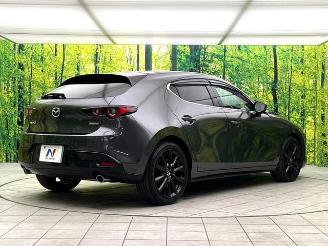 MAZDA3ファストバック 20S ブラックトーンエディション 8.8型ナビ 全周囲カメラ 衝突被害軽減システム 禁煙車 パワーシート シートヒーター シートメモリー ドラレコ コーナーセンサー LEDヘッド ETC 純正18インチアルミ オートハイビーム(17枚目)
