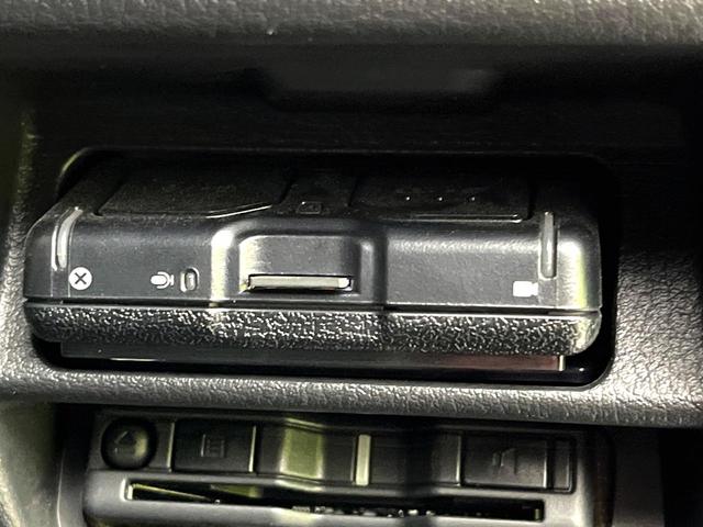 MAZDA3ファストバック 20S ブラックトーンエディション 8.8型ナビ 全周囲カメラ 衝突被害軽減システム 禁煙車 パワーシート シートヒーター シートメモリー ドラレコ コーナーセンサー LEDヘッド ETC 純正18インチアルミ オートハイビーム(22枚目)