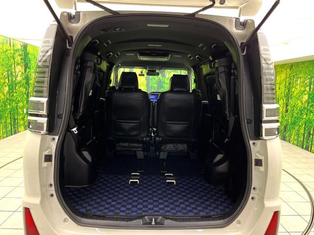 ヴォクシー ZS 煌 禁煙車 アルパイン製11型ナビ アルパイン製後席モニター 両側パワースライドドア トヨタセーフティーセンス LEDライト オートライト フォグランプ ETC 純正16インチアルミホイール(10枚目)