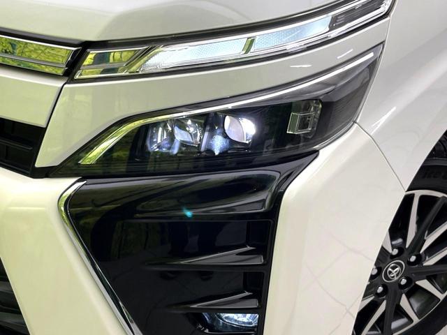 ヴォクシー ZS 煌 禁煙車 アルパイン製11型ナビ アルパイン製後席モニター 両側パワースライドドア トヨタセーフティーセンス LEDライト オートライト フォグランプ ETC 純正16インチアルミホイール(12枚目)