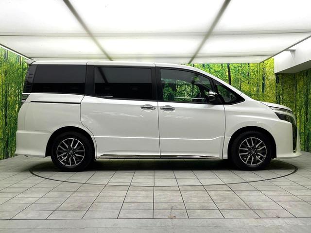 ヴォクシー ZS 煌 禁煙車 アルパイン製11型ナビ アルパイン製後席モニター 両側パワースライドドア トヨタセーフティーセンス LEDライト オートライト フォグランプ ETC 純正16インチアルミホイール(27枚目)