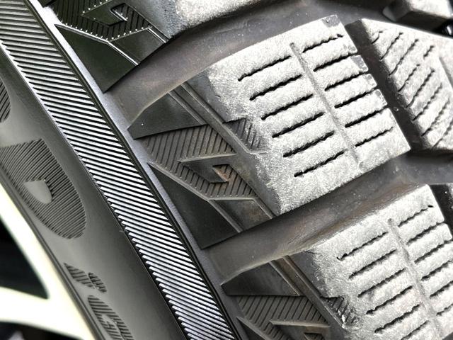 ヴォクシー ZS 煌 禁煙車 アルパイン製11型ナビ アルパイン製後席モニター 両側パワースライドドア トヨタセーフティーセンス LEDライト オートライト フォグランプ ETC 純正16インチアルミホイール(29枚目)