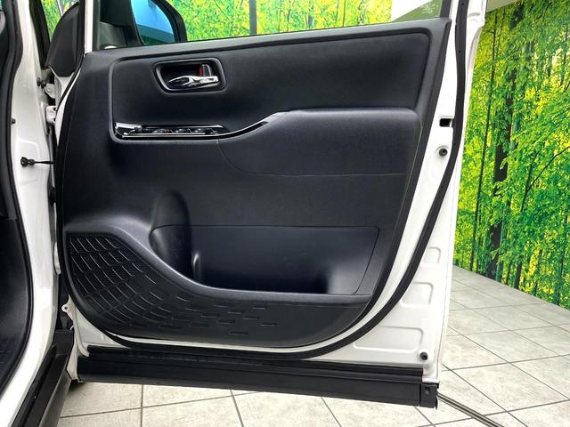 ヴォクシー ZS 煌 禁煙車 アルパイン製11型ナビ アルパイン製後席モニター 両側パワースライドドア トヨタセーフティーセンス LEDライト オートライト フォグランプ ETC 純正16インチアルミホイール(44枚目)