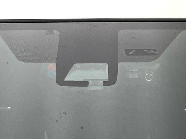 アクア Ｇ　ＧＲスポーツ・１７インチパッケージ　禁煙車　セーフティセンス　純正９型ナビ　バックカメラ　ＥＴＣ　車線逸脱警報　オートマティックハイビーム　横滑り防止装置　ＬＥＤヘッド　オートライト　オートエアコン　電動格納ミラー　スマートキー（3枚目）