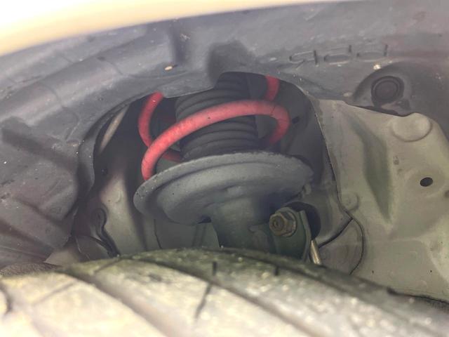 アクア Ｇ　ＧＲスポーツ・１７インチパッケージ　禁煙車　セーフティセンス　純正９型ナビ　バックカメラ　ＥＴＣ　車線逸脱警報　オートマティックハイビーム　横滑り防止装置　ＬＥＤヘッド　オートライト　オートエアコン　電動格納ミラー　スマートキー（20枚目）