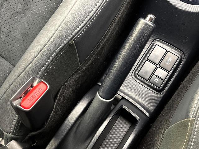 アクア Ｇ　ＧＲスポーツ・１７インチパッケージ　禁煙車　セーフティセンス　純正９型ナビ　バックカメラ　ＥＴＣ　車線逸脱警報　オートマティックハイビーム　横滑り防止装置　ＬＥＤヘッド　オートライト　オートエアコン　電動格納ミラー　スマートキー（34枚目）