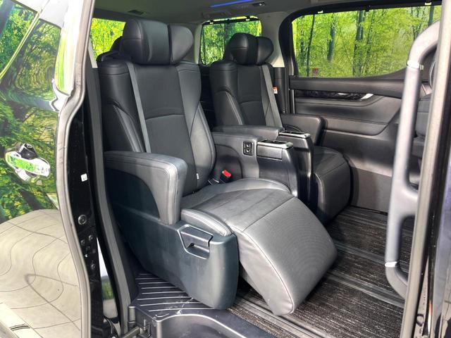 アルファードハイブリッド SR Cパッケージ 禁煙車 4WD サンルーフ フリップダウンモニター 純正9インチディスプレイオーディオ バックカメラ デジタルインナーミラー 黒革シート 両側パワースライドドア パワーバックドア ETC(9枚目)