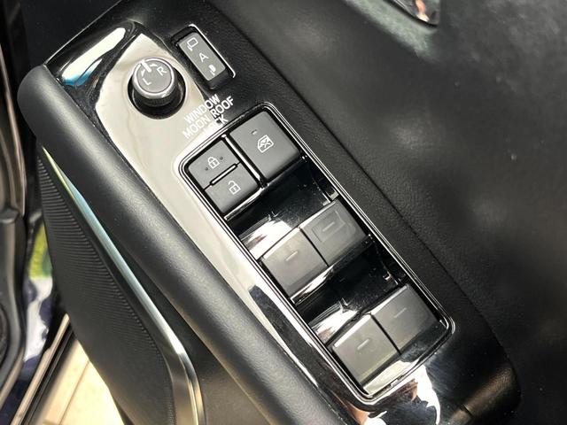 アルファードハイブリッド SR Cパッケージ 禁煙車 4WD サンルーフ フリップダウンモニター 純正9インチディスプレイオーディオ バックカメラ デジタルインナーミラー 黒革シート 両側パワースライドドア パワーバックドア ETC(34枚目)