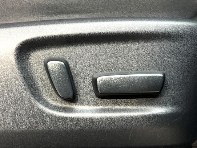 アルファードハイブリッド SR Cパッケージ 禁煙車 4WD サンルーフ フリップダウンモニター 純正9インチディスプレイオーディオ バックカメラ デジタルインナーミラー 黒革シート 両側パワースライドドア パワーバックドア ETC(42枚目)