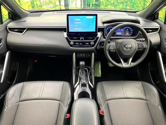 カローラクロス ハイブリッド　Ｚ　パノラマルーフ　純正１０．５型ディスプレイオーディオ　全周囲カメラ　トヨタセーフティー　アダプディブクルーズコントロール　禁煙車　パワーバックドア　ハーフレザー　パワーシート　シートヒーター（2枚目）
