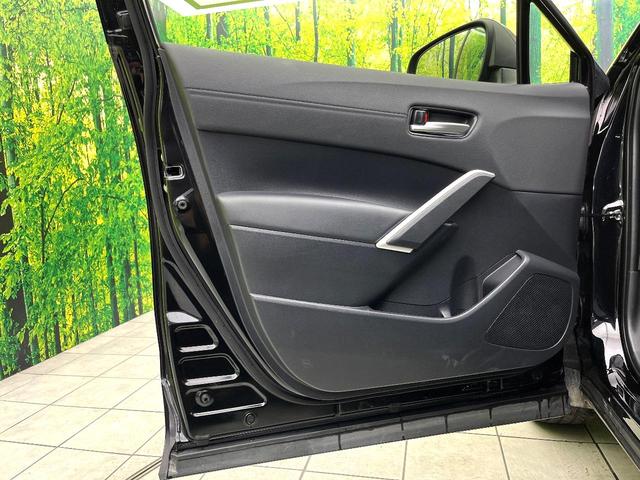 カローラクロス ハイブリッド　Ｚ　パノラマルーフ　純正１０．５型ディスプレイオーディオ　全周囲カメラ　トヨタセーフティー　アダプディブクルーズコントロール　禁煙車　パワーバックドア　ハーフレザー　パワーシート　シートヒーター（46枚目）