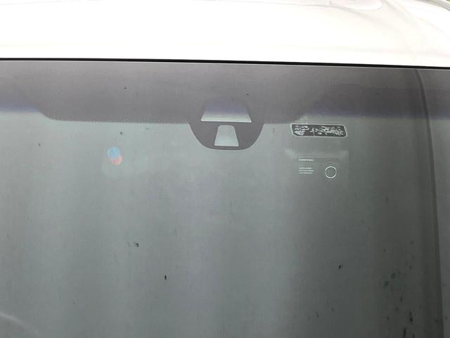 ヴェゼル ハイブリッドＸ　純正８型ナビ　バックカメラ　スマートキー　ＬＥＤヘッドライト　純正１６インチアルミホイール　パドルシフト　オートライト　クルーズコントロール　電動パーキング　ＥＴＣ　ドライブレコーダー　禁煙車（3枚目）