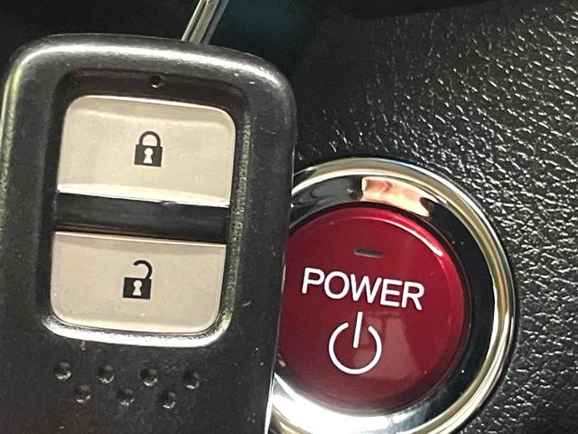 ヴェゼル ハイブリッドＸ　純正８型ナビ　バックカメラ　スマートキー　ＬＥＤヘッドライト　純正１６インチアルミホイール　パドルシフト　オートライト　クルーズコントロール　電動パーキング　ＥＴＣ　ドライブレコーダー　禁煙車（7枚目）