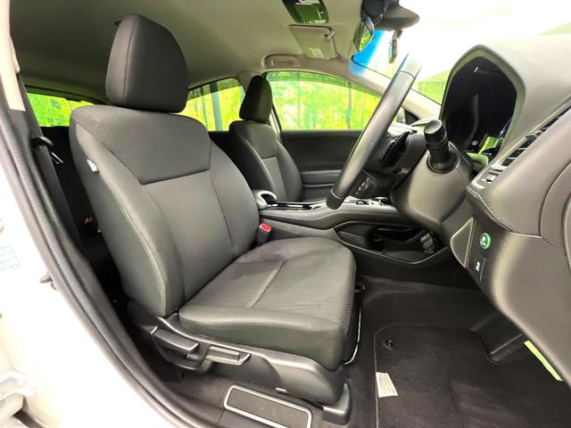 ヴェゼル ハイブリッドＸ　純正８型ナビ　バックカメラ　スマートキー　ＬＥＤヘッドライト　純正１６インチアルミホイール　パドルシフト　オートライト　クルーズコントロール　電動パーキング　ＥＴＣ　ドライブレコーダー　禁煙車（8枚目）