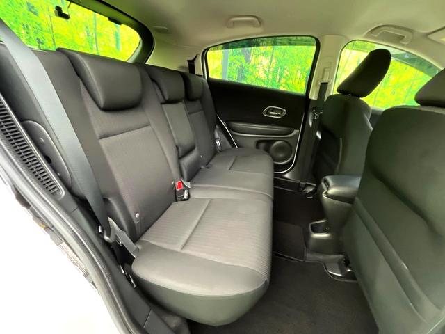 ヴェゼル ハイブリッドＸ　純正８型ナビ　バックカメラ　スマートキー　ＬＥＤヘッドライト　純正１６インチアルミホイール　パドルシフト　オートライト　クルーズコントロール　電動パーキング　ＥＴＣ　ドライブレコーダー　禁煙車（9枚目）