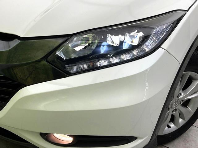 ヴェゼル ハイブリッドＸ　純正８型ナビ　バックカメラ　スマートキー　ＬＥＤヘッドライト　純正１６インチアルミホイール　パドルシフト　オートライト　クルーズコントロール　電動パーキング　ＥＴＣ　ドライブレコーダー　禁煙車（12枚目）