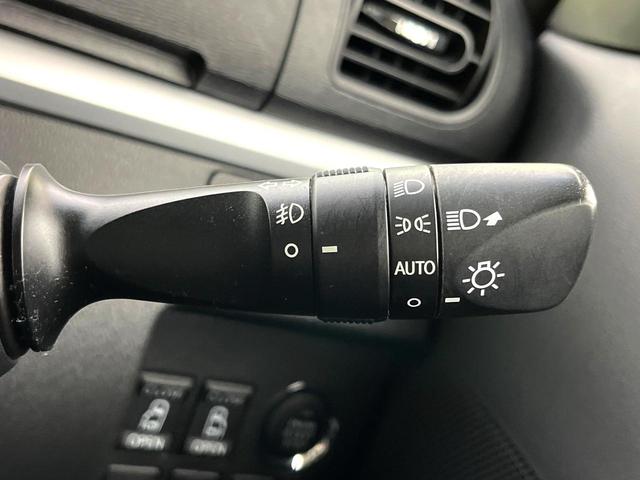 タント カスタムＲＳ　トップエディションＳＡＩＩ　ターボ　純正ナビ　バックカメラ　両側電動スライドドア　衝突軽減ブレーキシステム　禁煙車　ＥＴＣ　純正１５インチアルミ　スマートキー　ＨＩＤヘッド　オートエアコン　ロールサンシェード　ＢＬＵＥＴＯＯＴＨ（25枚目）