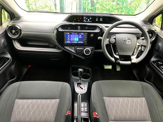 アクア Ｓスタイルブラック　禁煙車　衝突軽減ブレーキ　純正ナビ　バックカメラ　オートエアコン　スマートキー　ＬＥＤヘッドライト　オートハイビーム　電動格納ミラー　パワーウィンドウ　車線逸脱抑制装置　ＥＴＣ（2枚目）