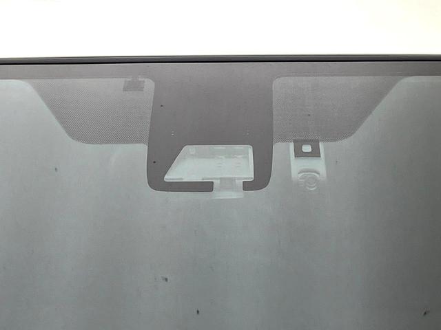 アクア Ｓスタイルブラック　禁煙車　衝突軽減ブレーキ　純正ナビ　バックカメラ　オートエアコン　スマートキー　ＬＥＤヘッドライト　オートハイビーム　電動格納ミラー　パワーウィンドウ　車線逸脱抑制装置　ＥＴＣ（3枚目）