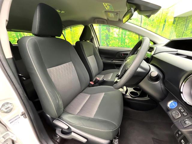 アクア Ｓスタイルブラック　禁煙車　衝突軽減ブレーキ　純正ナビ　バックカメラ　オートエアコン　スマートキー　ＬＥＤヘッドライト　オートハイビーム　電動格納ミラー　パワーウィンドウ　車線逸脱抑制装置　ＥＴＣ（8枚目）